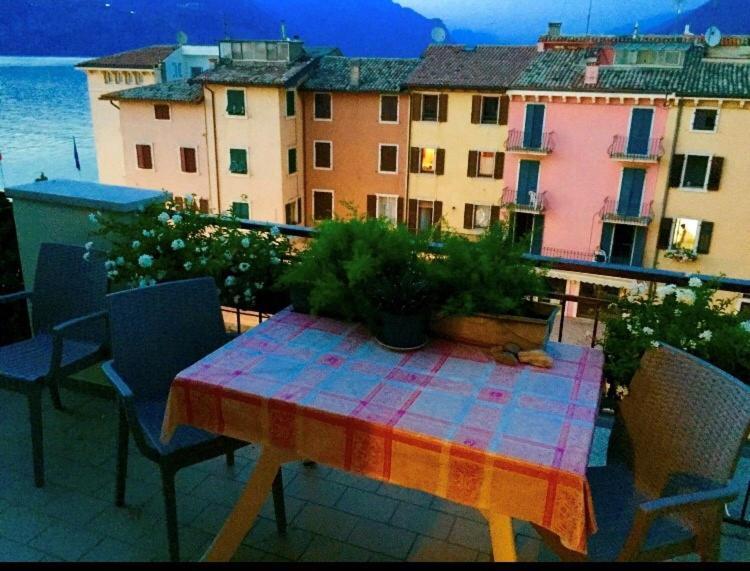 Appartement Casa Elvira à Brenzone Extérieur photo